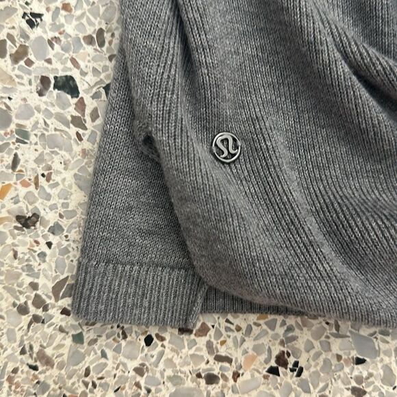 Lululemon grey gray open back merino sweater 6 Bring it back bend cashmere - Picture 6 of 7